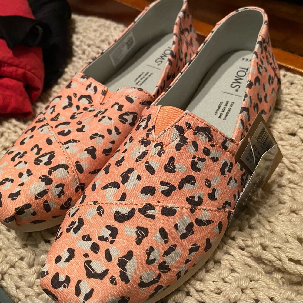 Toms slip ons new with tags!